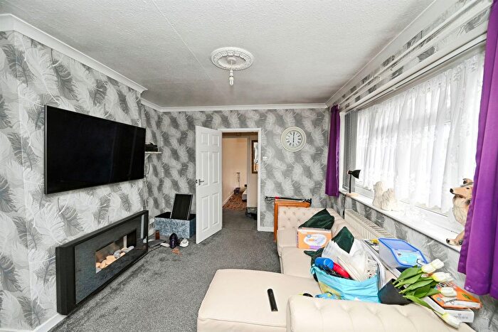 2 Bedroom Semi-Detached Bungalow For Sale In Richmond Drive, Skegness, PE25