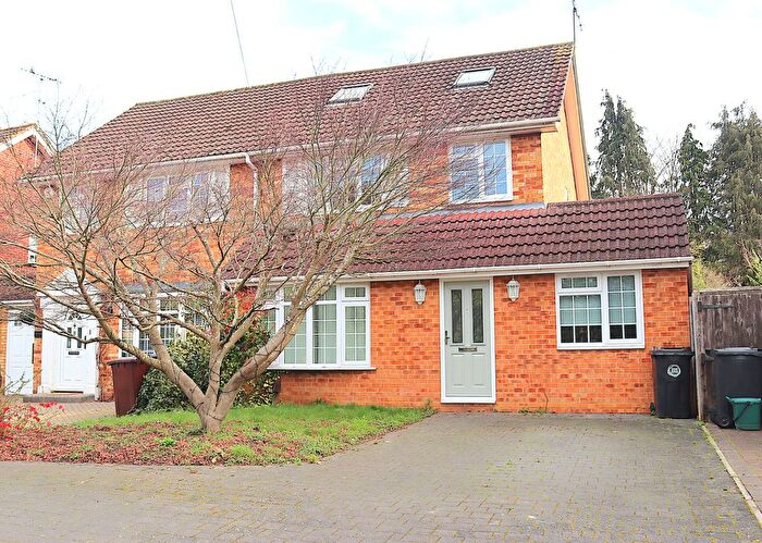 5 Bedroom Semi Detached House For Sale In Kingsmead, Frimley Green, Camberley, GU16