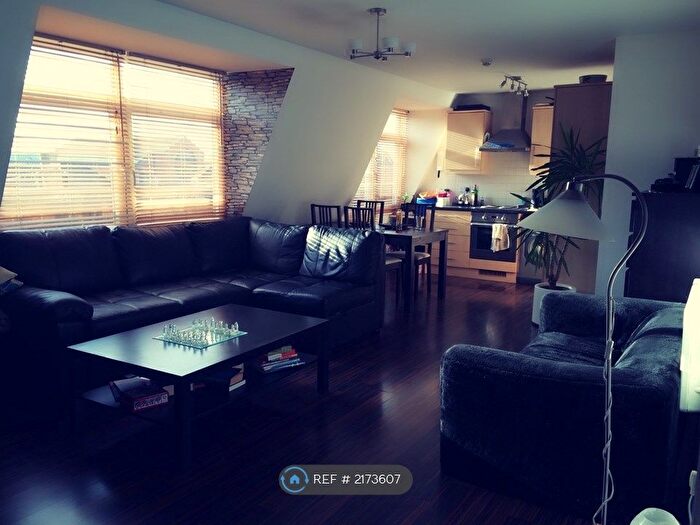 2 Bedroom Flat To Rent In Victoria Place, Bristol, BS5