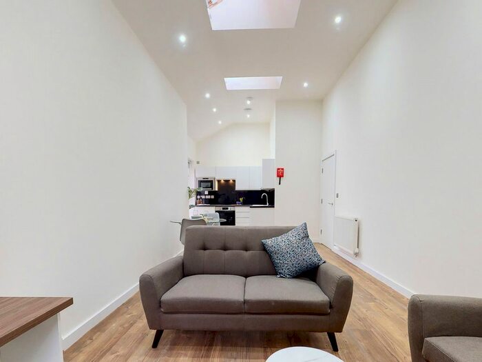 1 Bedroom Flat To Rent In Apt, Clarendon Road #, LS2