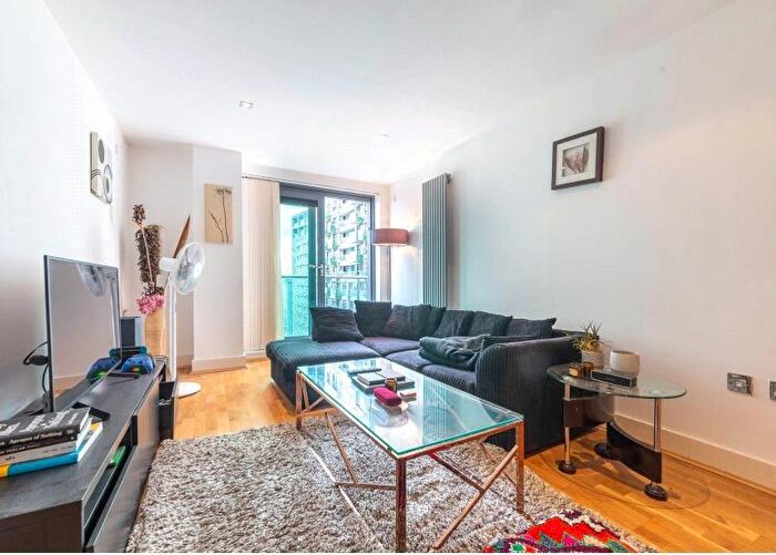 2 Bedroom Apartment To Rent In Millharbour, Canary Wharf, London, E14