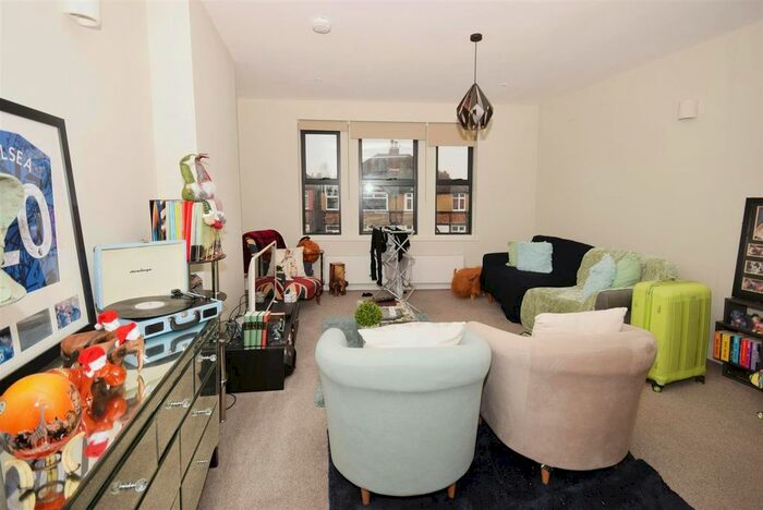 2 Bedroom Flat To Rent In Kingston Road, London, SW20