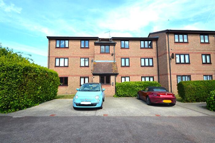 1 Bedroom Apartment For Sale In Leecon Way, Rochford, SS4