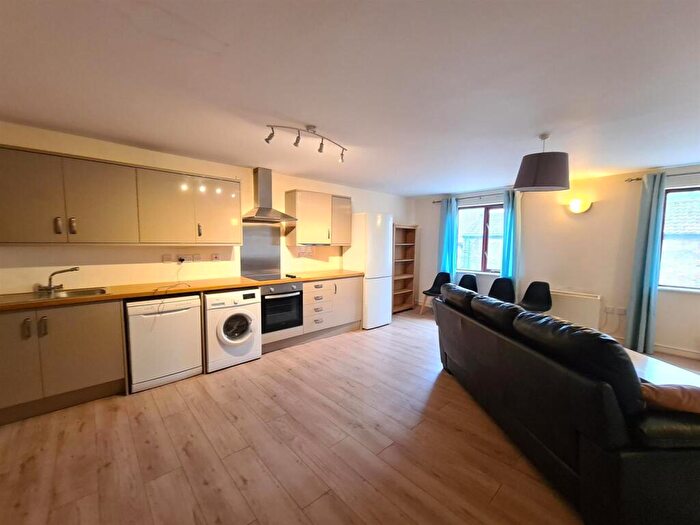1 Bedroom Flat To Rent In Chapel Court, Sun Street, SG19