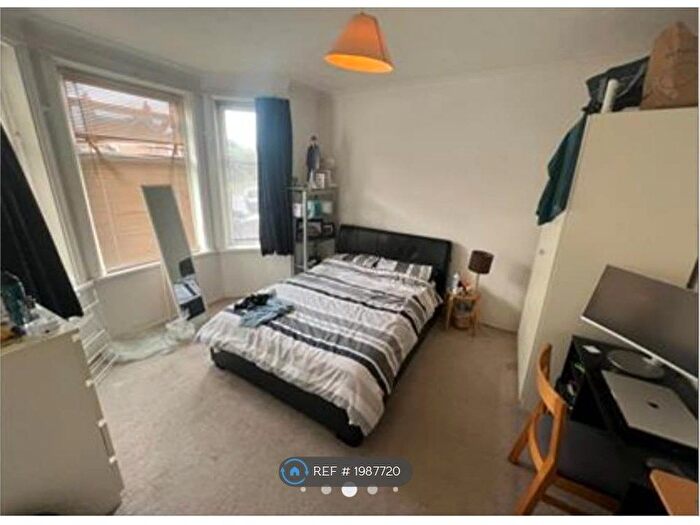 5 Bedroom Detached House To Rent In Columbia Road, Bournemouth, BH10