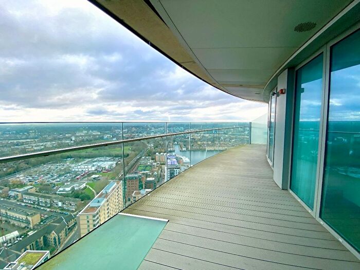 2 Bedroom Flat To Rent In Flat ，Arena Tower, London，, E14