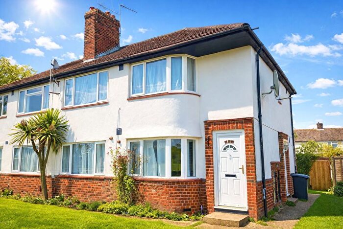2 Bedroom Flat For Sale In Farnham Road, Slough, SL2