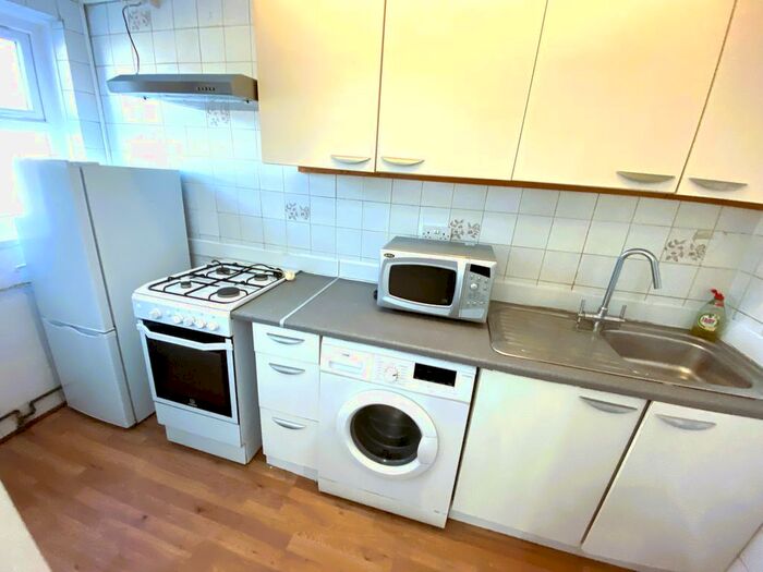 1 Bedroom Flat To Rent In Selbourne Rd, Ilford, IG1