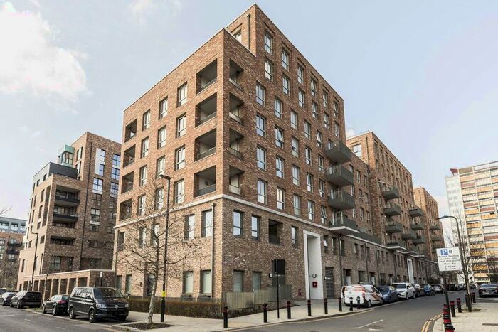 3 Bedroom Flat To Rent In Rosenburg Road, London, W3