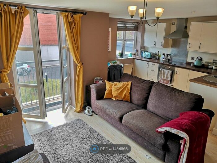 2 Bedroom Flat To Rent In Pasteur House, Nottingham, NG3