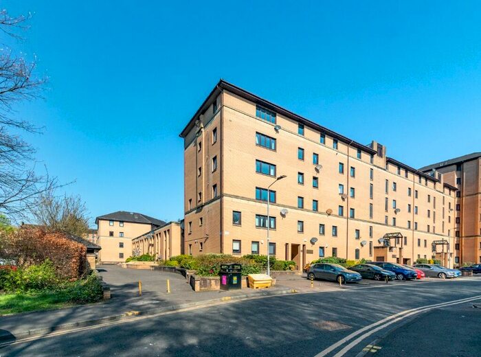 2 Bedroom Flat To Rent In Parsonage Square, Merchant City, Glasgow, G4