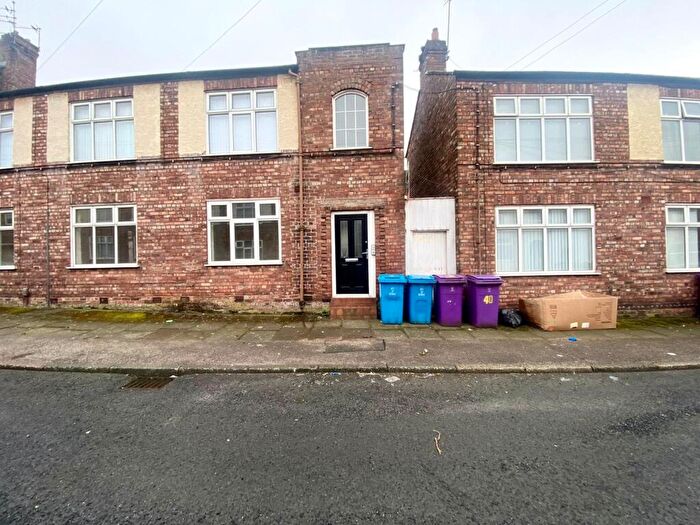 2 Bedroom Flat To Rent In Bolan Street, L13