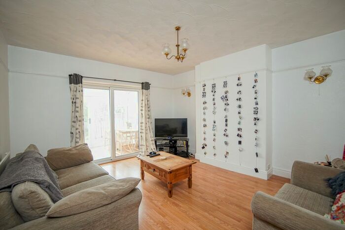 4 Bedroom Semi-Detached House To Rent In Muller Road, Horfield, Bristol, BS7