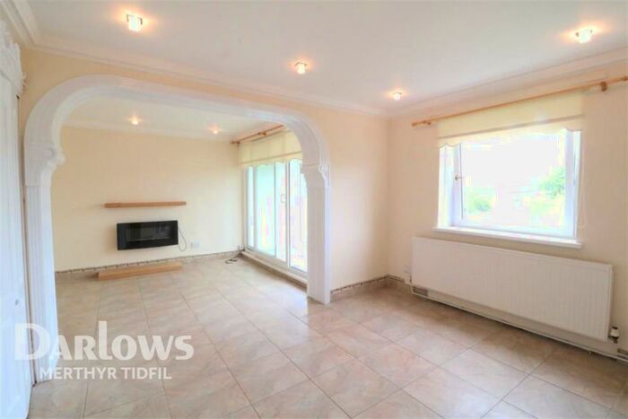 3 Bedroom Flat To Rent In Portal House, Caedraw Road, CF47