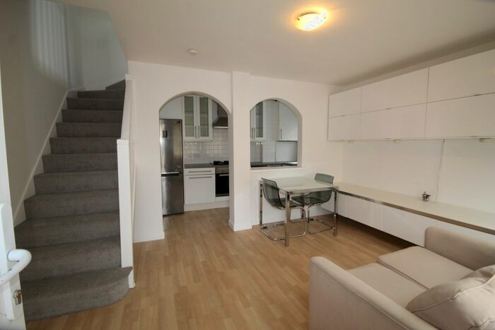 1 Bedroom End Of Terrace House To Rent In Hogarth Crescent, Colliers Woos, SW19