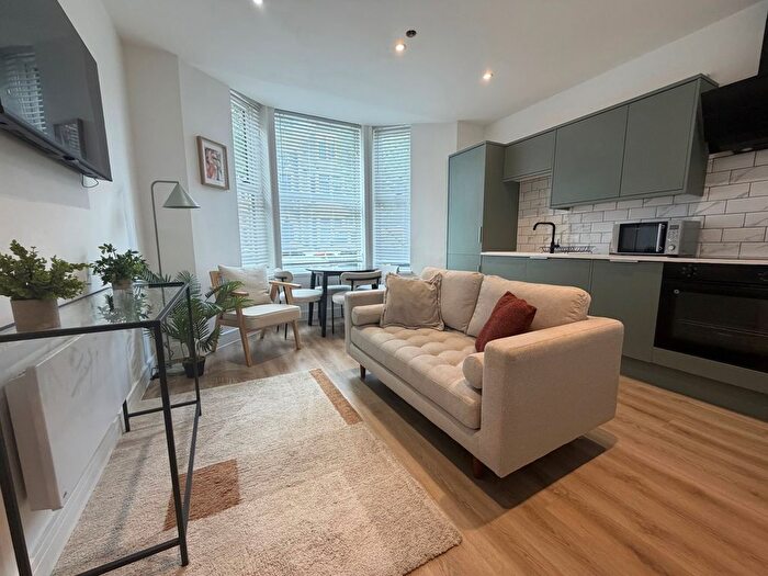 2 Bedroom Flat To Rent In Connaught Road, Roath, CF24