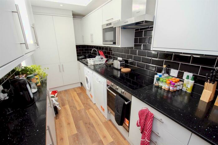 6 Bedroom House To Rent In Hubert Road, Birmingham, B29