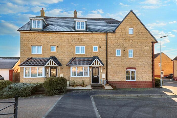 4 Bedroom Terraced House For Sale In Kingfisher Road, Evercreech, BA4