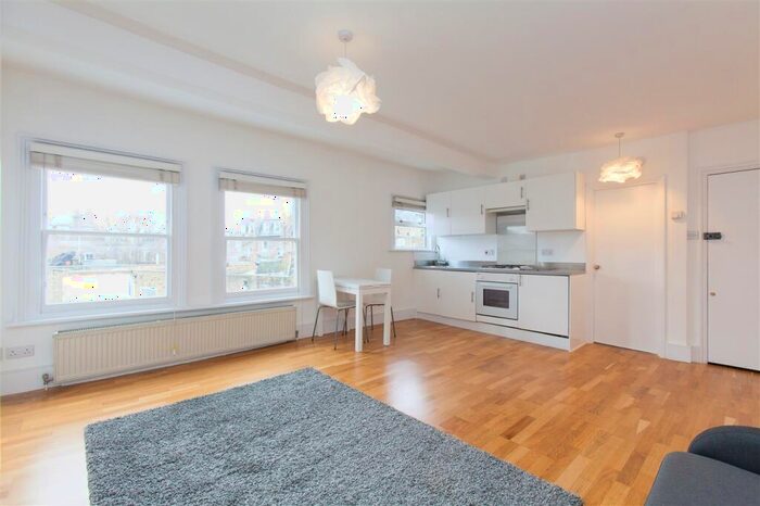 Apartment To Rent In Primrose Gardens, London, NW3