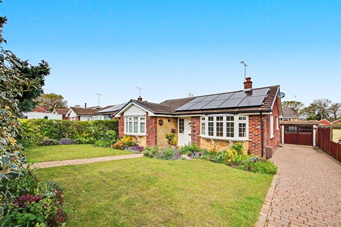 2 Bedroom Detached Bungalow For Sale In Provene Gardens, Waltham Chase, SO32