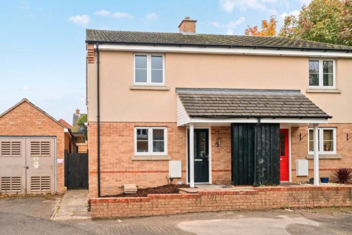 3 Bedroom Semi-Detached House For Sale In Maple Close, Pulloxhill, MK45