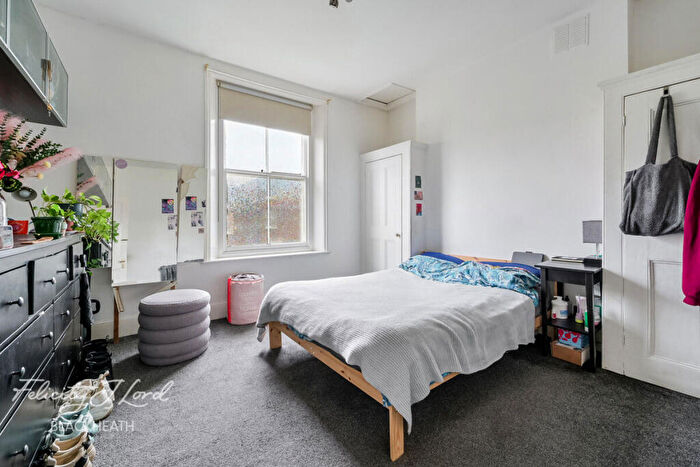 4 Bedroom Terraced House For Sale In Woodhill, Woolwich, SE18