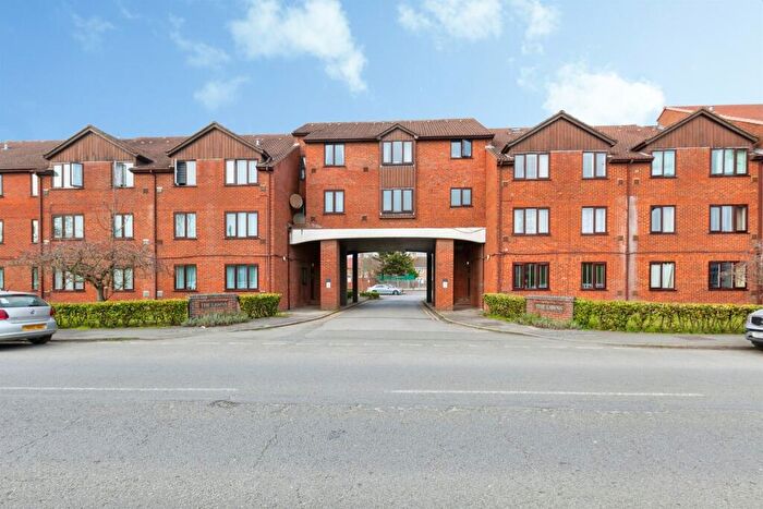 1 Bedroom Flat For Sale In Old Bath Road, Colnbrook, Slough, SL3