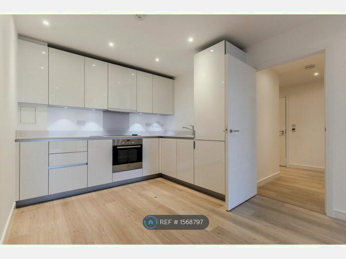 1 Bedroom Flat To Rent In Pinnacle Apartments, Croydon, CR0