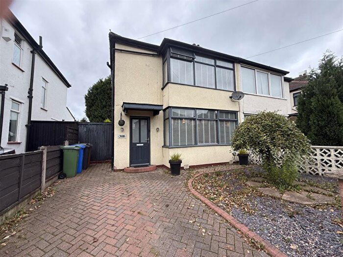 3 Bedroom Semi-Detached House For Sale In Cheetham Hill Road, Dukinfield, SK16