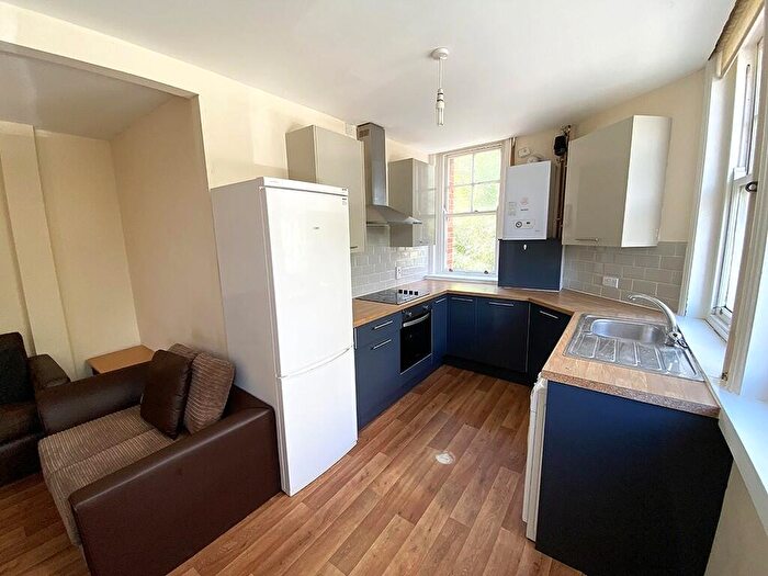 4 Bedroom Flat To Rent In Aylward Street, Portsmouth, PO1