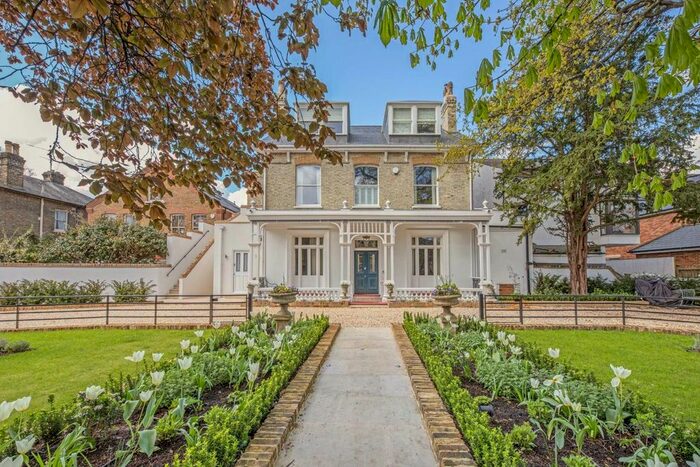 2 Bedroom Flat To Rent In Ailsa Road, St Margarets, Twickenham, TW1