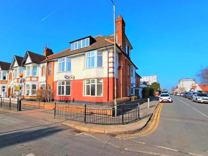 2 Bedroom Flat To Rent In Sandleigh Road, Leigh-On-Sea, SS9