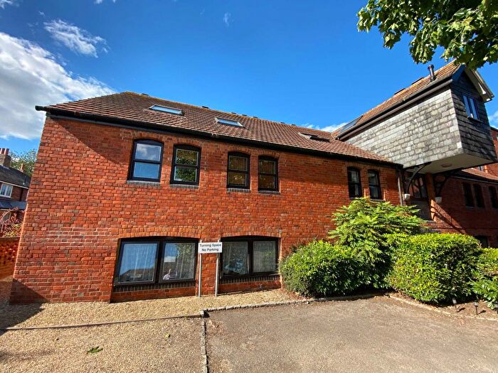 2 Bedroom Flat To Rent In Hunts Mill, Crispin Place, OX10