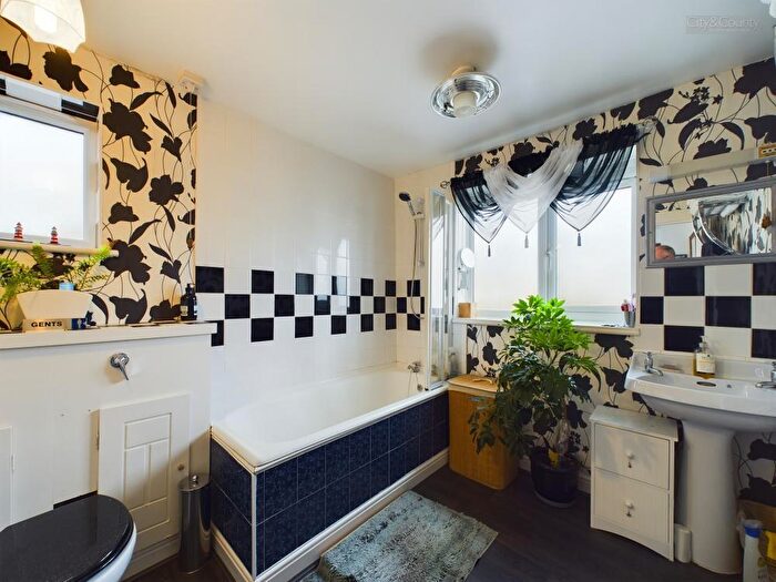 3 Bedroom Semi-Detached House For Sale In Woburn Drive, Thorney, Peterborough, PE6