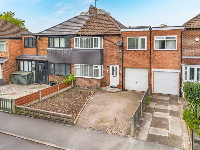 3 Bedroom Semi-Detached House For Sale In Crescent Park, Heaton Norris, Stockport, SK4
