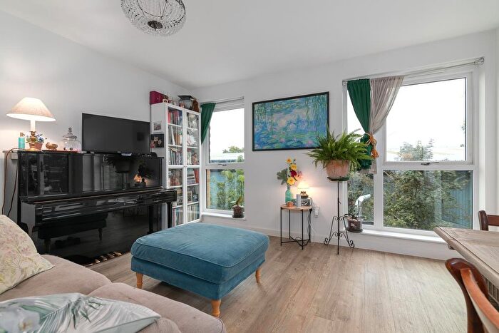 1 Bedroom Flat For Sale In Rowland Road, London, N17
