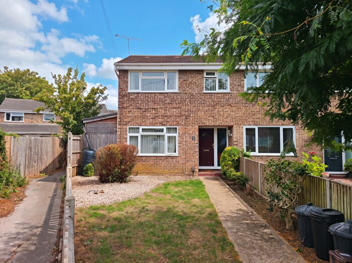 3 Bedroom End Terrace House For Sale In Benbow Gardens, Calmore, SO40