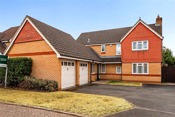 4 Bedroom Detached House For Sale In Deep Spinney, Biddenham, Bedfordshire, MK40