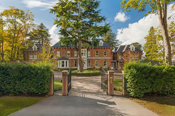 5 Bedroom Property For Sale In Warren Road, Kingston Upon Thames, Surrey, KT2