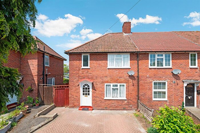 3 Bedroom End Of Terrace House To Rent In Central Road, Morden, SM4