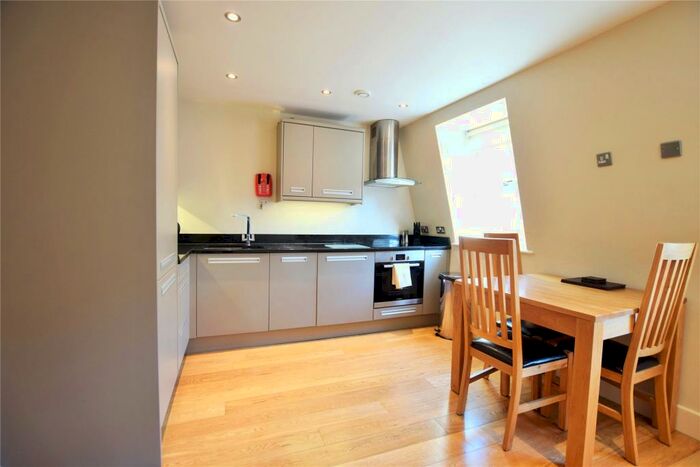 1 Bedroom Apartment To Rent In Cross Street, Reading, Berkshire, RG1