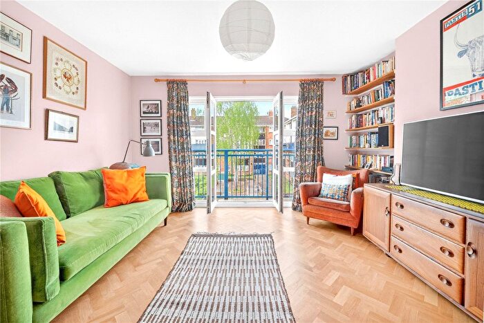 2 Bedroom Flat For Sale In Prospect Hill, Walthamstow, London, E17