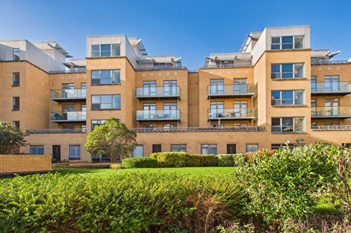 1 Bedroom Flat For Sale In The Belvedere, Homerton Street, Cambridge, CB2