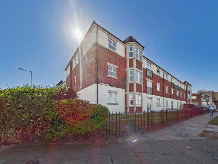2 Bedroom Flat For Sale In Woodburn Drive, Whitley Bay, NE26