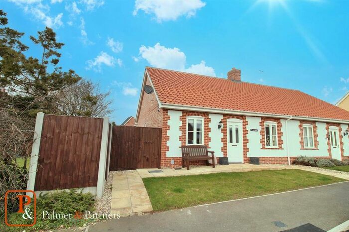 2 Bedroom Semi-Detached Bungalow For Sale In Holly Way, Saxmundham, IP17