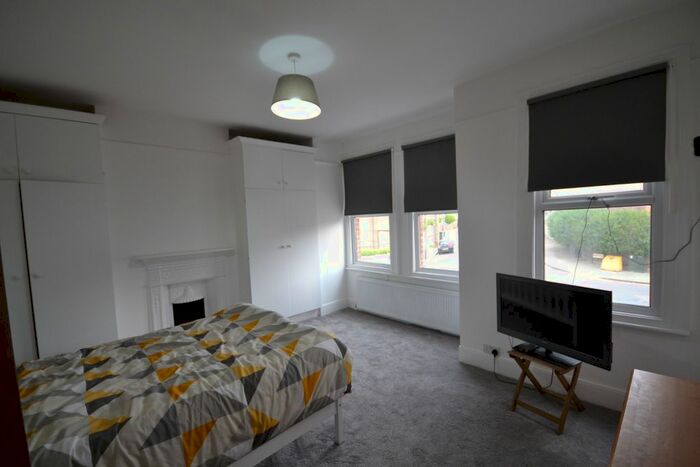 4 Bedroom Property To Rent In Parkfield Road, London, NW10