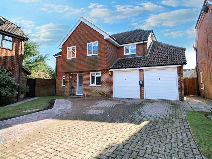 4 Bedroom Detached House For Sale In Ashdown Chase, Nutley, TN22