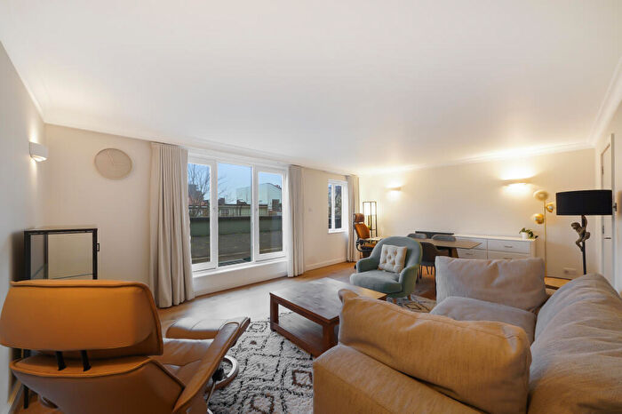 2 Bedroom Flat To Rent In Marlborough Hill, St John's Wood, NW8