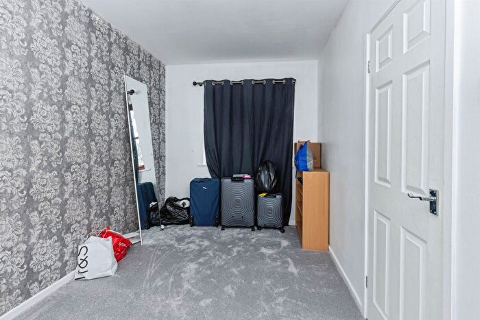 2 Bedroom Semi-Detached House For Sale In Fieldhurst Court, Bierley, Bradford, BD4
