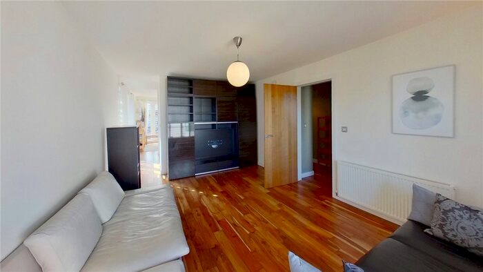 2 Bedroom Flat To Rent In Kimmerghame View, Edinburgh, EH4